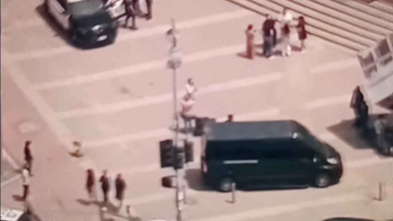 Apparent ice raid outside gov Newsom's conference