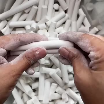 School Chalk Snaps ✏️💥 | Satisfying Crunchy ASMR #ZinniaASMR