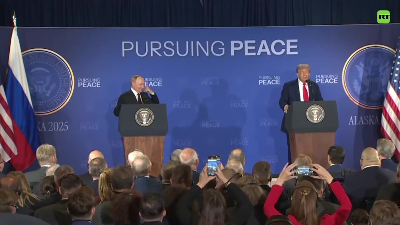 PUTIN INVITA A TRUMP A REUNIRSE EN MOSCÚ