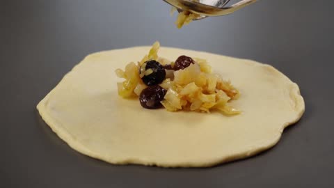 Mix cabbage and raisins! Few people know this recipe! So crispy and juicy!