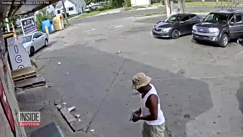Dad With Baby Fights Off Man Who Pointed Gun at Him: Cops