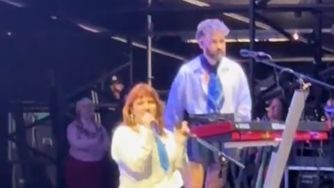 Irish singer CMAT speaks about how Ireland is changing and “nobody I grew up basically