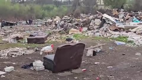 ТОМИ ВАСИЛЕВ ПОСЕТИ КВАРТАЛ ЗАХАРНА В ГР. СОФИЯ Раздаде одяла
