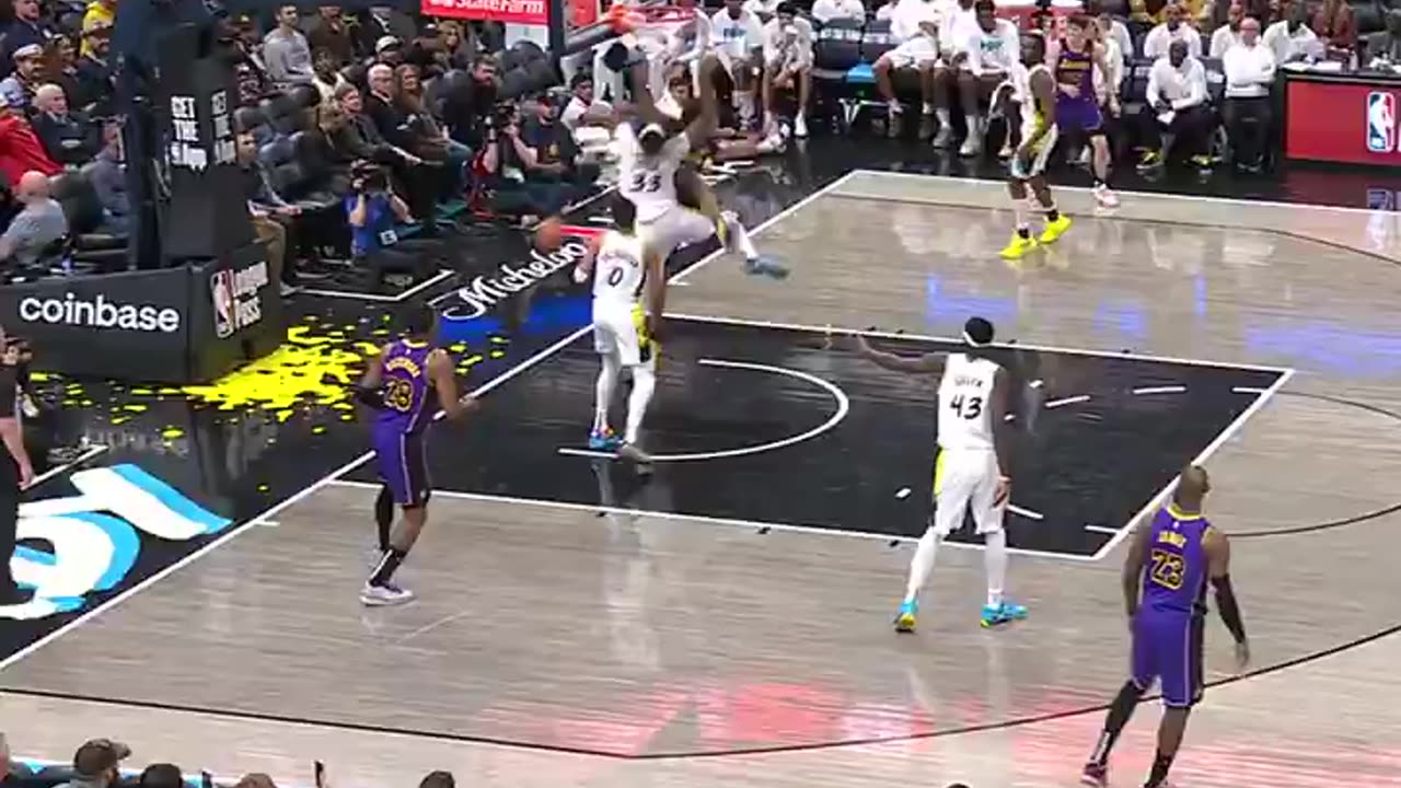 NBA - Fake the handoff. Drive. Dunk with FORCE. Jaxson Hayes is 6-6