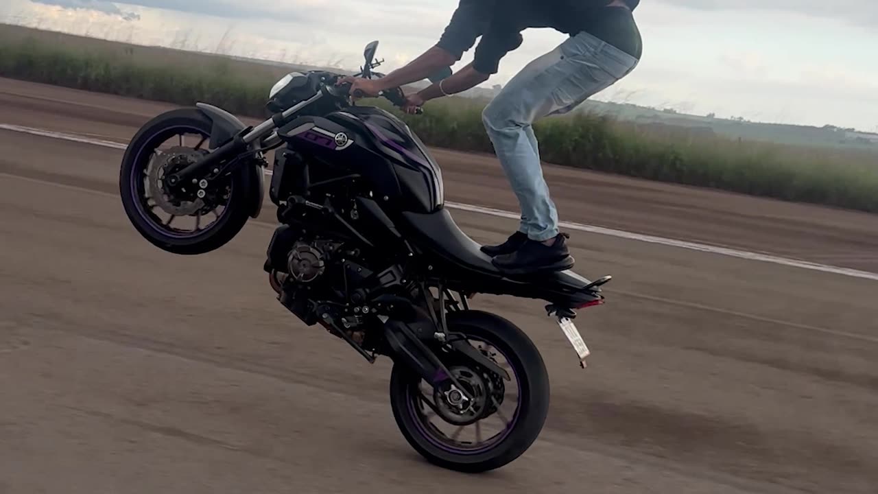 Standing Wheelie Crash