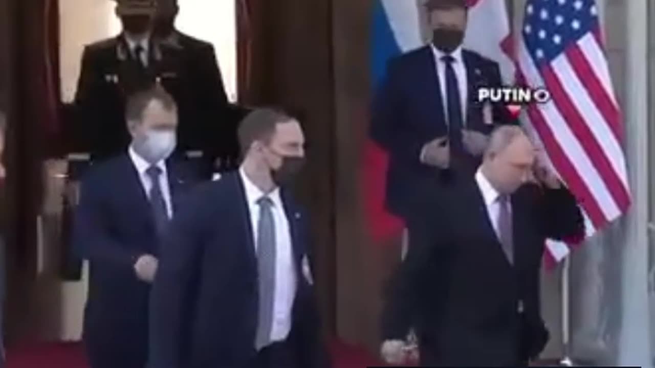 Reaction⚡Putin’s Bodyguards Carry THIS Secret