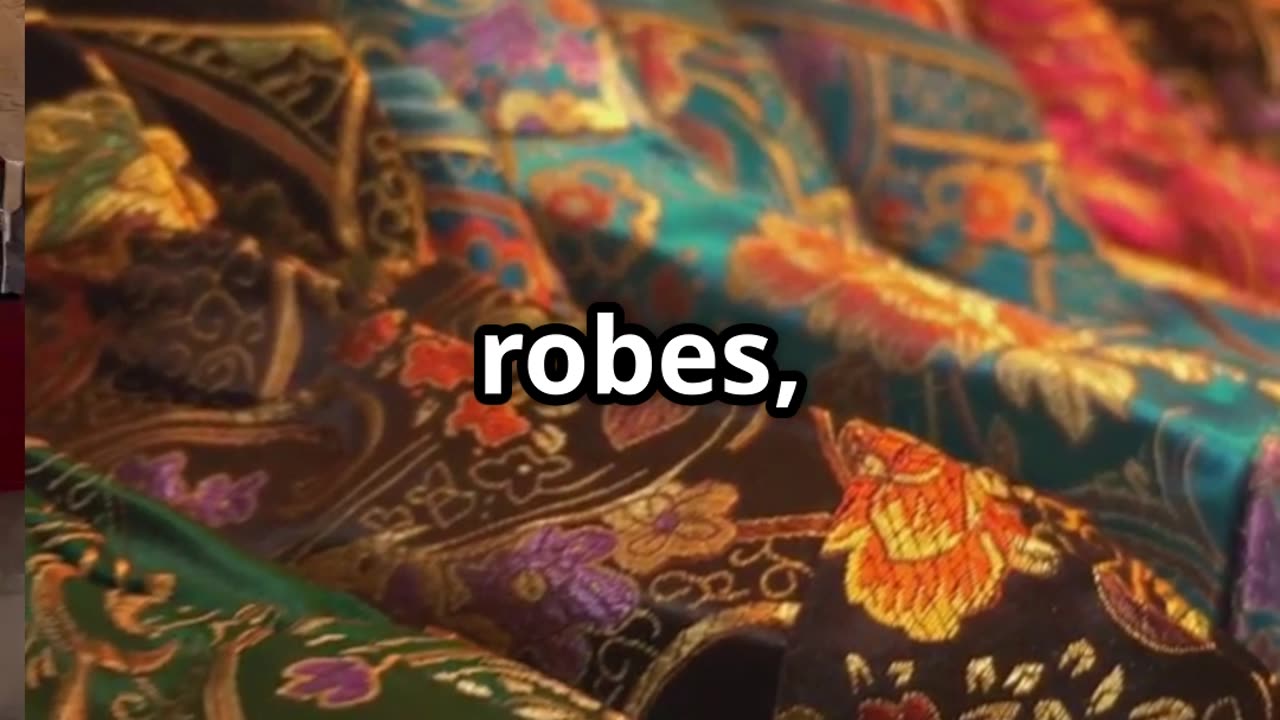🧵🐛 Silkworms The Tiny Architects of the Textile Industry! 🐛🧵✨
