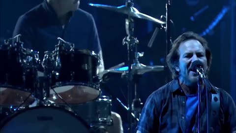 Interstellar Overdrive (Pink Floyd cover) / Corduroy - Pearl Jam (live)