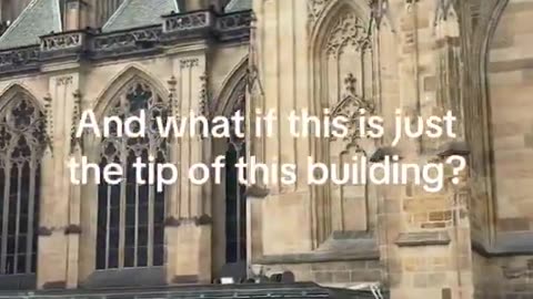 古代建物に built inではなく established inと書かれているのには理由がある