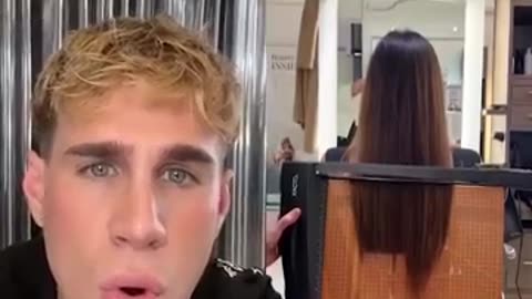 Incredible: Hairdresser reacts: this haircut is a disaster!