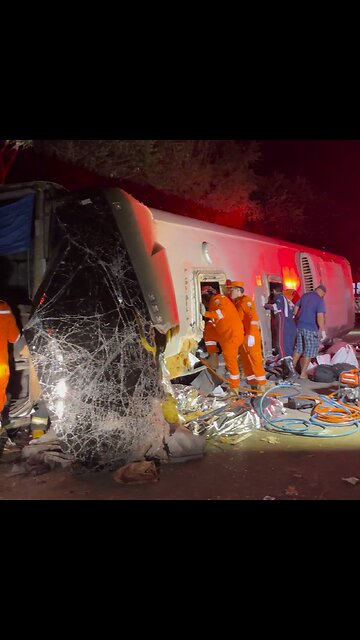 🕊🇧🇷 Accidente de un autobús turístico en Brasil deja varias muertos y heridos