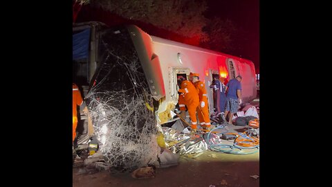 🕊🇧🇷 Accidente de un autobús turístico en Brasil deja varias muertos y heridos