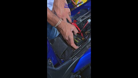 Yamaha R1 Battery Install