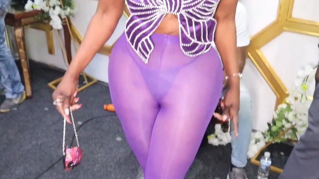 Transparent leggings with visible thong in public. See-through spandex. Sheer yoga pants. #250