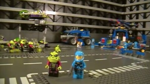 Lego 7049 ‧ Alien Striker - Alien Conquest Brickformula Review
