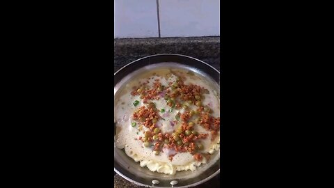 Let's make an egg pizza with ground beef.