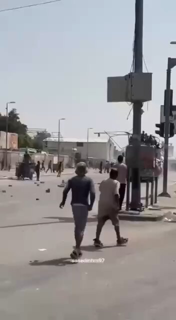 Armed Hamas Terrorists are stealing the aid trucks while Hungry Gazans are chasing them. Famine...?