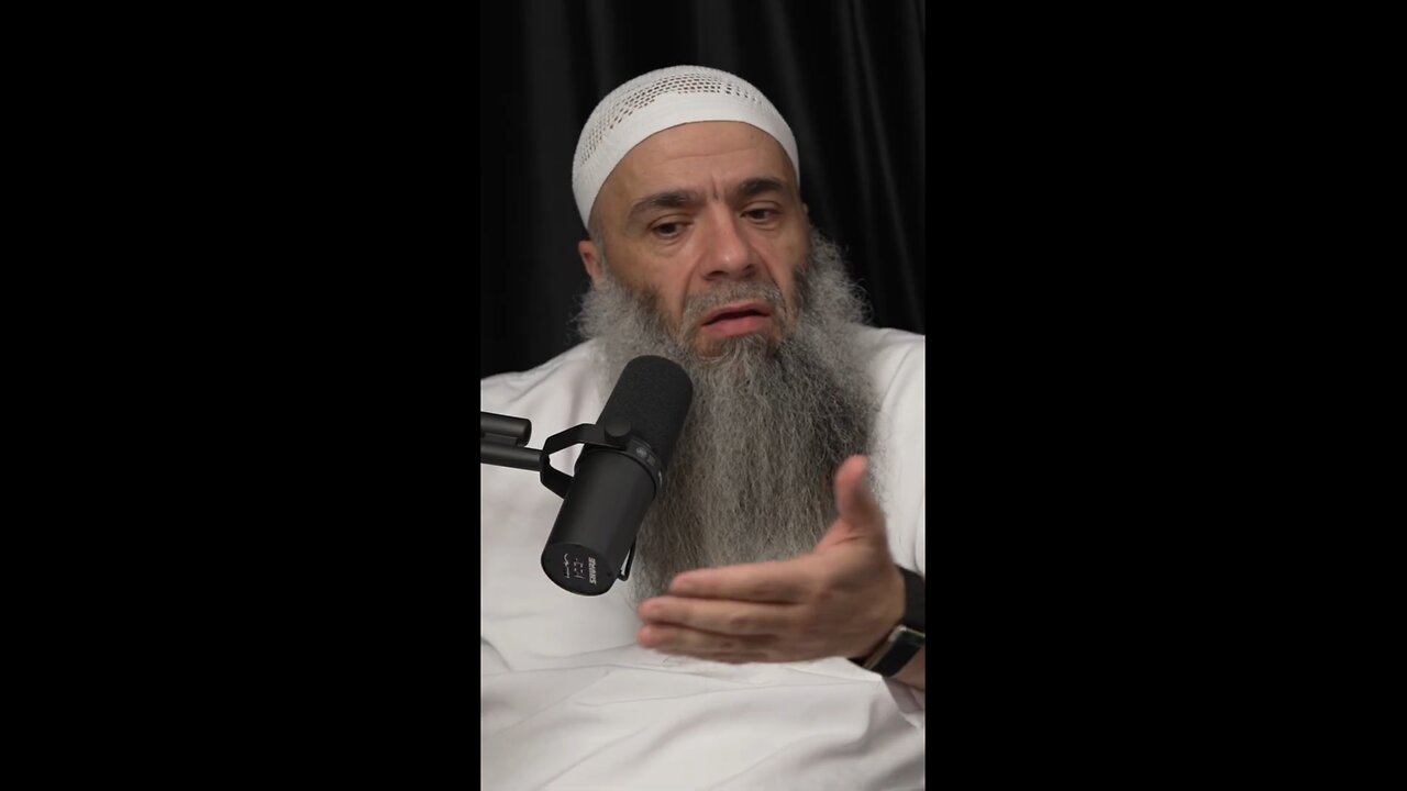 PUT YOUR PHONE AWAY⚠️ Enhance Ibadah & Knowledge, Not Hinder! #SocialPoisonsPodcast