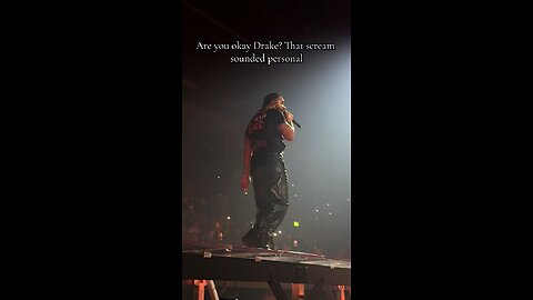 Drake screams out during performance