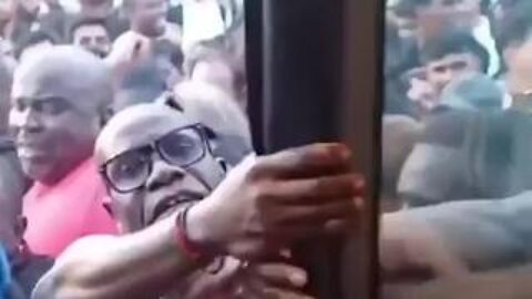 Not Sure Where This Video Is from, the Uploader Said Paris, but Definitely French