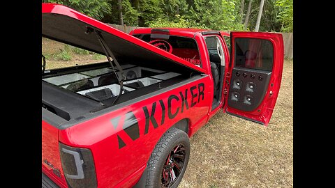 2005 Dodge Ram Kicker 4 15" Solo X Blowthrough ST-9 and ST-7 Street Series #caraudio Plexi Build