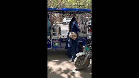 पति ने देश की सेवा की, दीदी खिला रही जनता को खाना Rajma rice shorts food streetfood viral Di