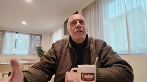 Les allégations de la négresse de maison Candace Owens | Alain Soral [Flokossama]