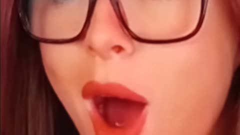 Streamer shocked by tongue