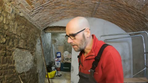 VERNICIARE a Pennello Soffitto a MATTONI. Con vernice al QUARZO