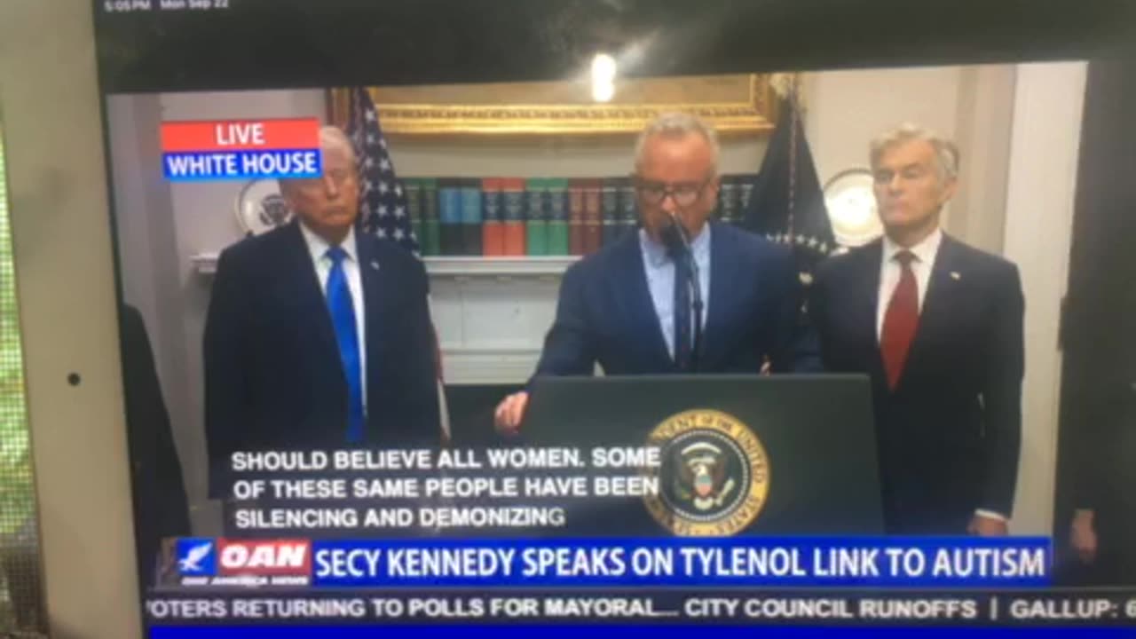 Tylenol doxxed live by President DJT