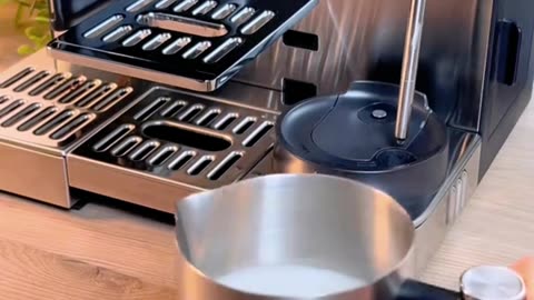Ninja ES601 Luxe Café: 2-in-1 Espresso & Drip Machine with Built-In Grinder!