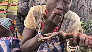 African eats unseasoned rodents