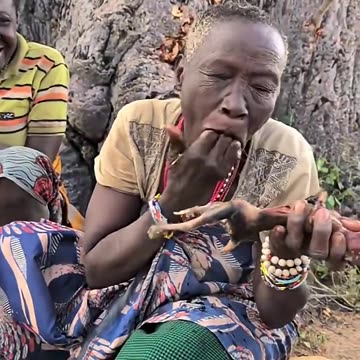 African eats unseasoned rodents