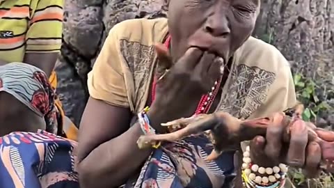 African eats unseasoned rodents
