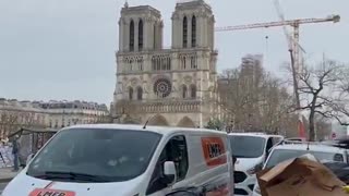 Russian tourist shocked by what he sees in Paris.