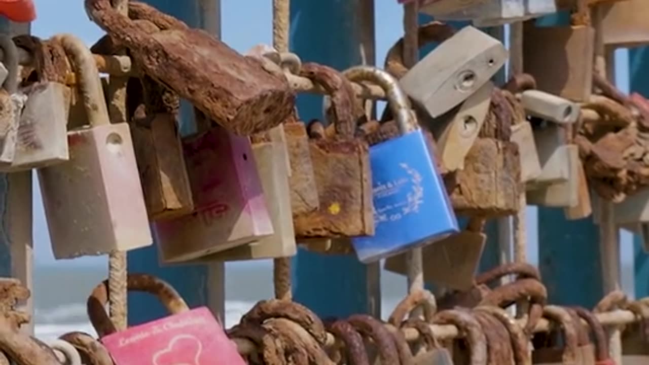 Locks, coast, love
