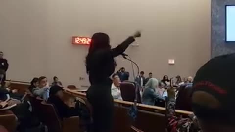 Black trump Supporter Let Chicago mayor have it💯💯