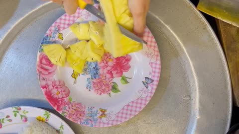 come with me to the kitchen
