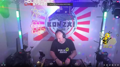 Udo Bee, mixing Houseclassics/Retro House