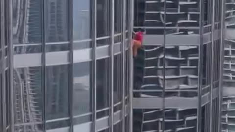 Burj khalifa climbing