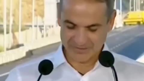 Ο Μητσοτάκης γελούσε την ώρα που διάβαζε τα ονόματα των νεκρών