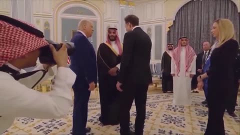 🚨🔥Elon Musk greets President Trump and Crown Prince Mohammed bin Salman in Riyadh