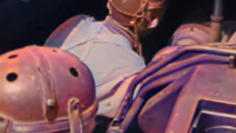 M10 tank destroyer firing inside ⚙️ 1942 training drill 🎯 #Colourized