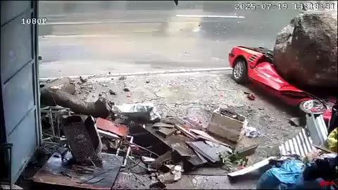 A Massive Boulder Falling And Rolling Down A Mountainside Onto Kennon Road, Philippines (07/19/25)