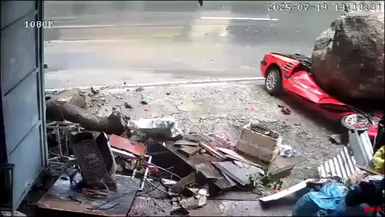 A Massive Boulder Falling And Rolling Down A Mountainside Onto Kennon Road, Philippines (07/19/25)