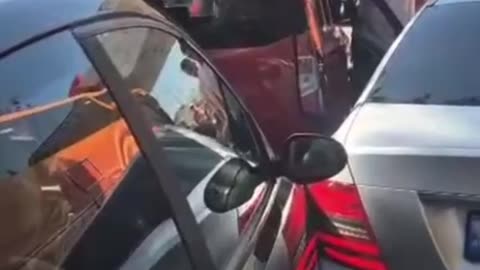 Aksident pranë portit të Vlorës, përfshihen tre automjete, nuk ka të lënduar