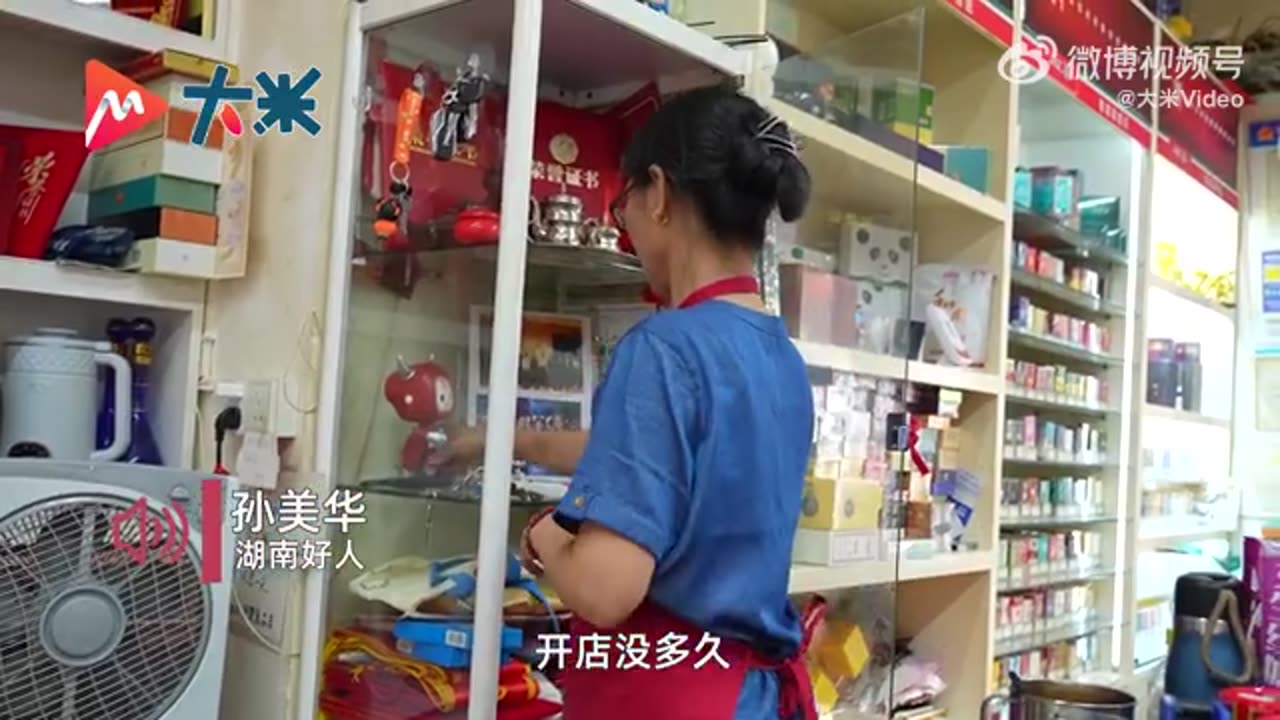 湖南阿姨开超市为晚归女孩留灯13年