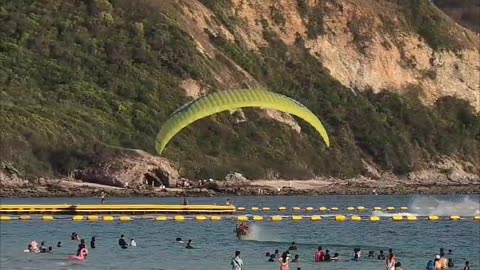 Paramotorists Fly Into Water
