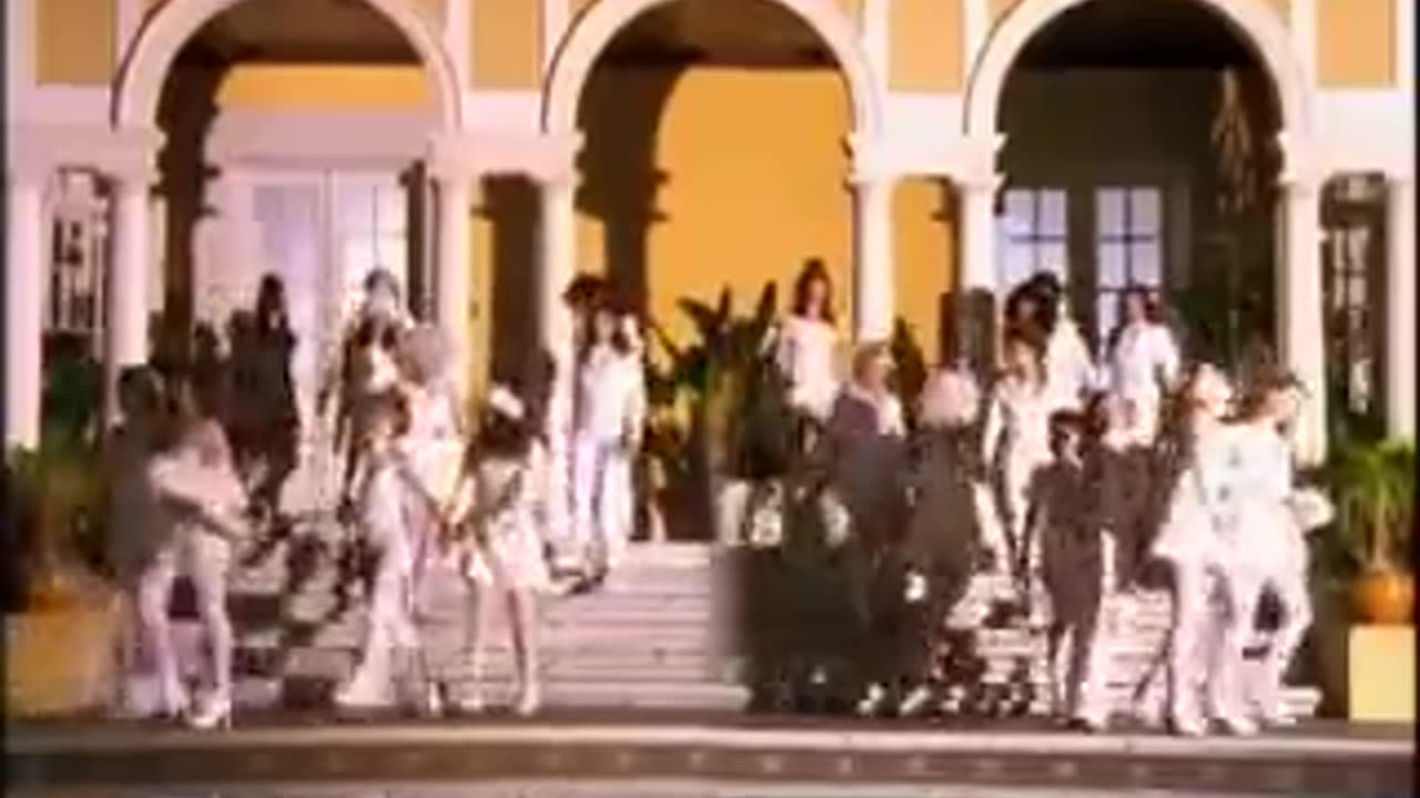 Oasis - Don't Look Back In Anger (Official Video)