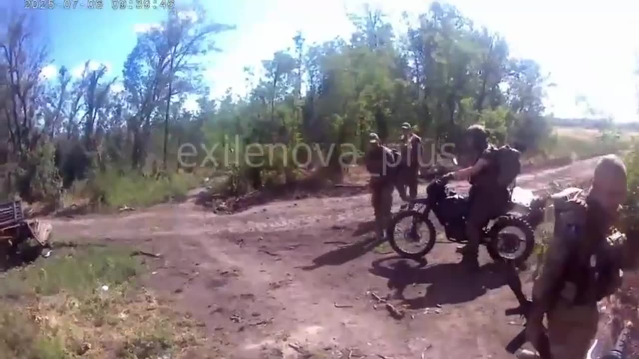 🤯 More and more videos are starting to surface of Russian deserters being chained